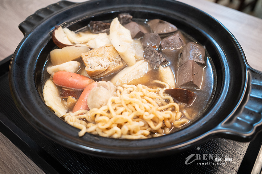 士林夜市美食推薦，想吃自己選的一帖漢方麻辣燙，還有老闆自己愛吃而兼賣的超濃蝦湯麵
