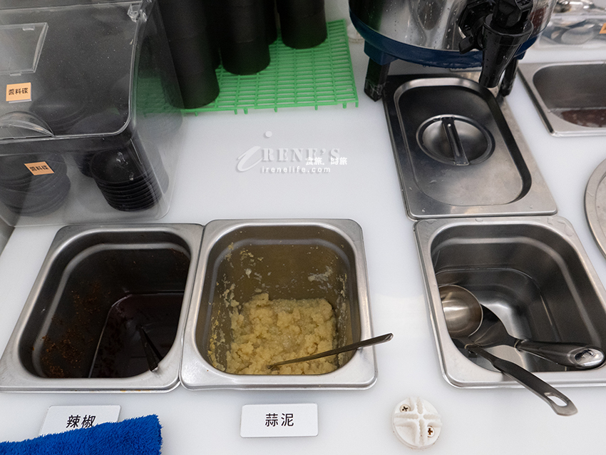 無限續麵的拉麵最便宜只要155元，甜品30元吃到飽，新開幕還送一碟小菜