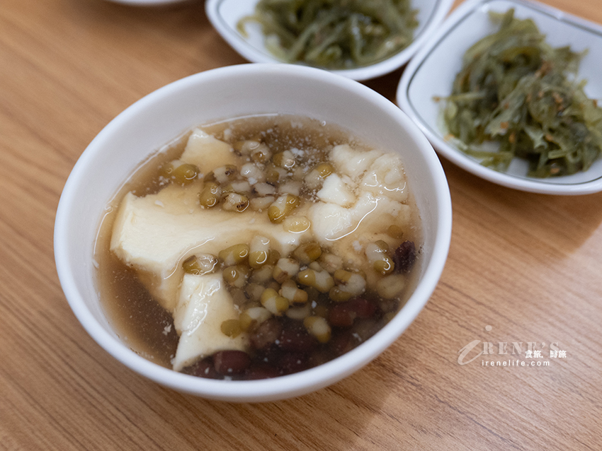 無限續麵的拉麵最便宜只要155元，甜品30元吃到飽，新開幕還送一碟小菜