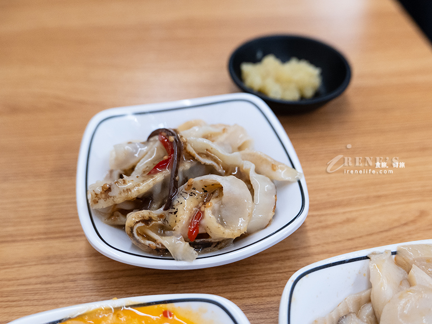 無限續麵的拉麵最便宜只要155元，甜品30元吃到飽，新開幕還送一碟小菜