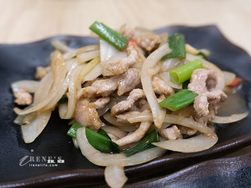 北投市場平價熱炒，經濟實惠的用餐選擇，排骨炒飯、雞排炒飯不貴份量足
