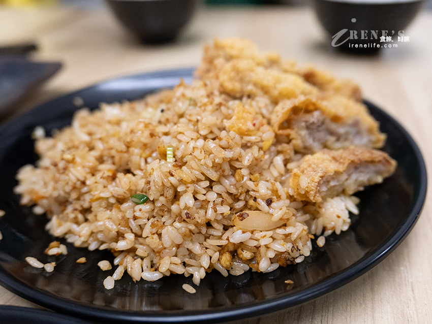 北投市場平價熱炒，經濟實惠的用餐選擇，排骨炒飯、雞排炒飯不貴份量足