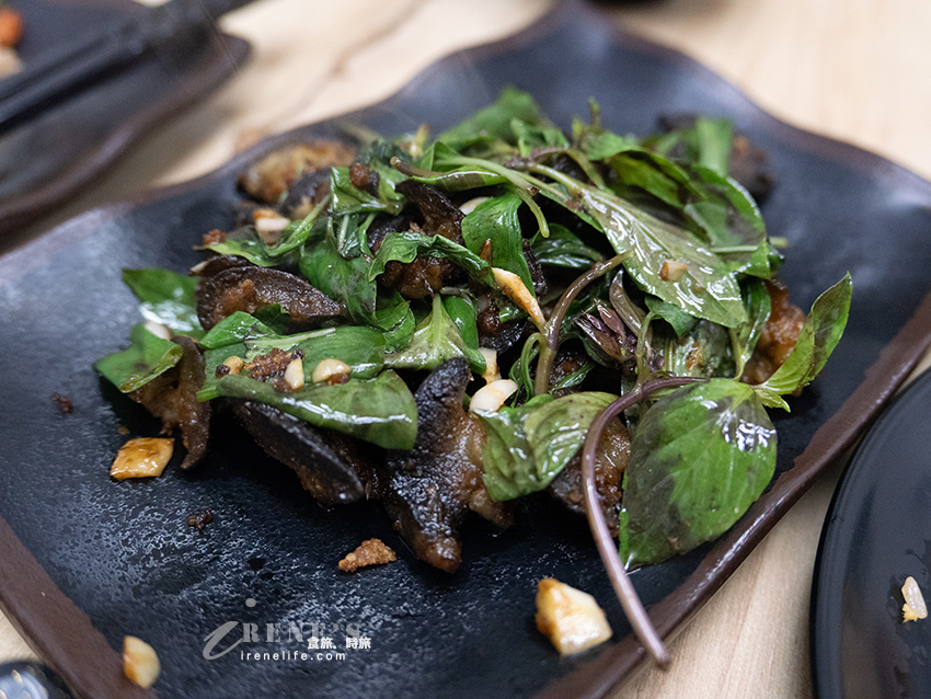 北投市場平價熱炒，經濟實惠的用餐選擇，排骨炒飯、雞排炒飯不貴份量足