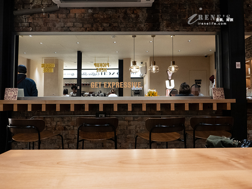 全台首間「Coach Play」概念店，複合式餐飲，咖啡、千層餅、霜淇淋，獨家Coach紙袋好可愛