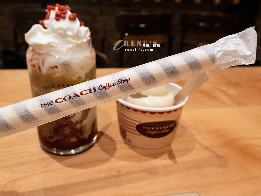 全台首間「Coach Play」概念店，複合式餐飲，咖啡、千層餅、霜淇淋，獨家Coach紙袋好可愛