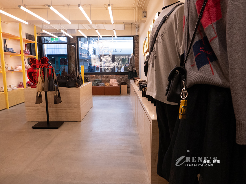 全台首間「Coach Play」概念店，複合式餐飲，咖啡、千層餅、霜淇淋，獨家Coach紙袋好可愛