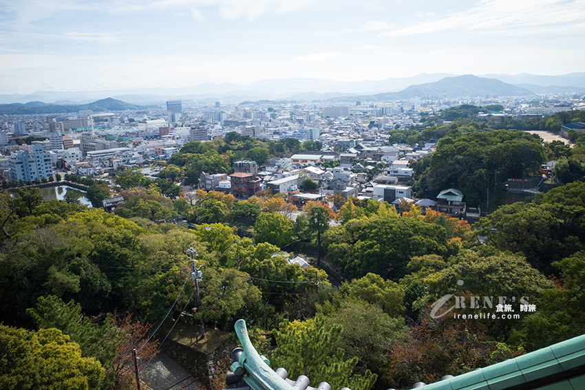 日本100名城之一和歌山城,歷史與景觀結合為一的優雅之城,攀上天守閣一覽和歌山市的美景 日本100名城之一和歌山城,歷史與景觀結合為一的優雅之城,攀上天守閣一覽和歌山市的美景