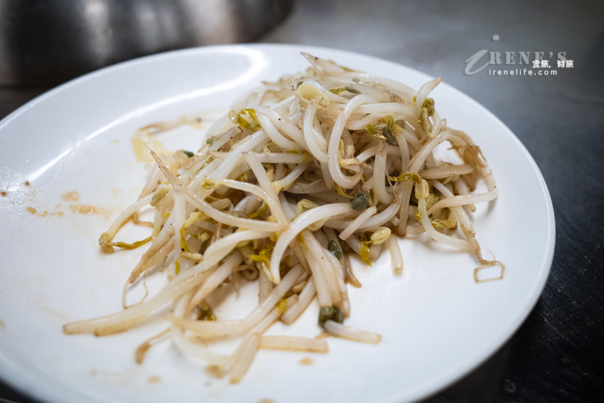 淡水捷運站好吃鐵板燒推薦，最便宜套餐只要150元，白飯濃湯飲料無限供應，還有可愛店貓坐鎮