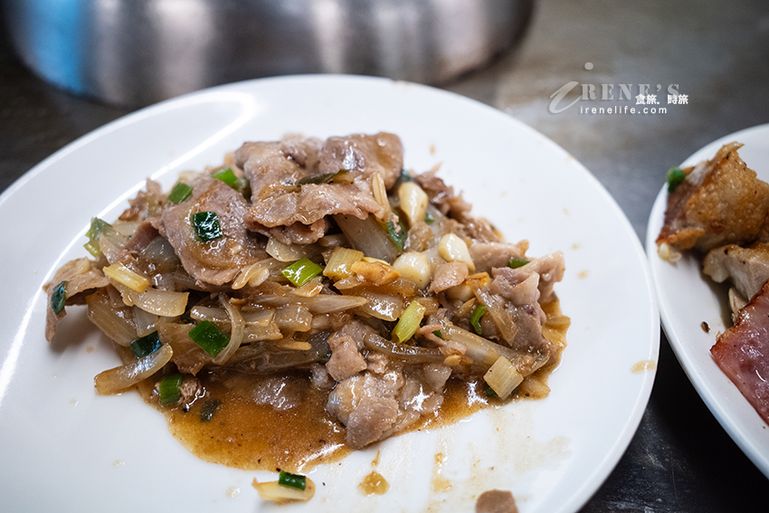 淡水捷運站好吃鐵板燒推薦，最便宜套餐只要150元，白飯濃湯飲料無限供應，還有可愛店貓坐鎮