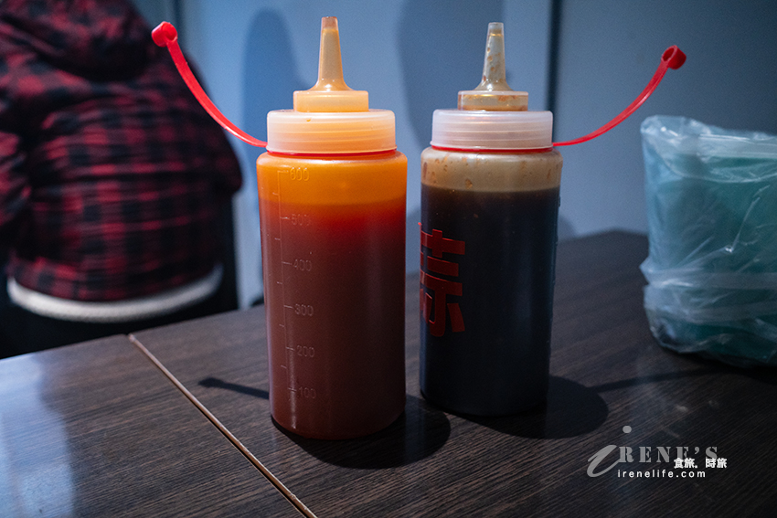 從攤販變店面的迪化街人氣古早味蚵嗲，全都銅板價，蚵仔超大超肥美