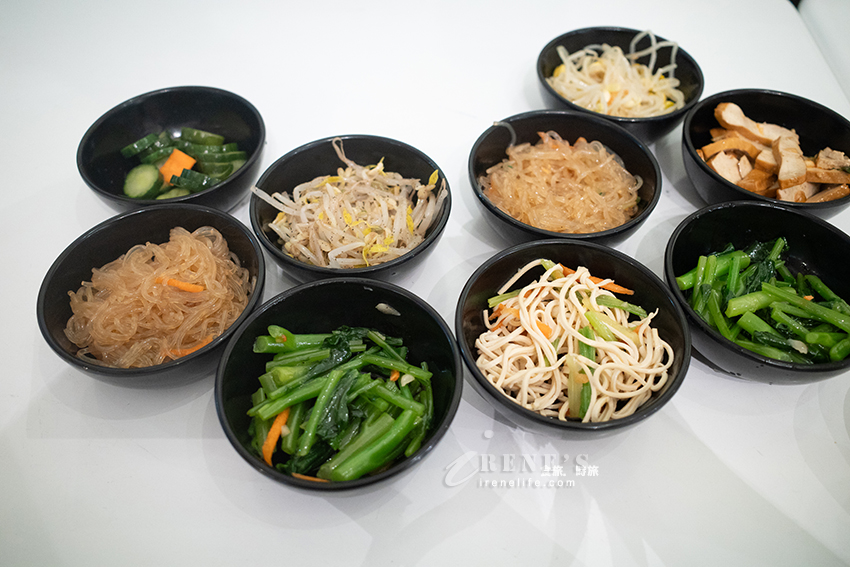 輔大平價韓式料理,均一價180元,飲料、小菜無限量供應,讓學生吃得飽又沒負擔 輔大平價韓式料理,均一價180元,飲料、小菜無限量供應,讓學生吃得飽又沒負擔