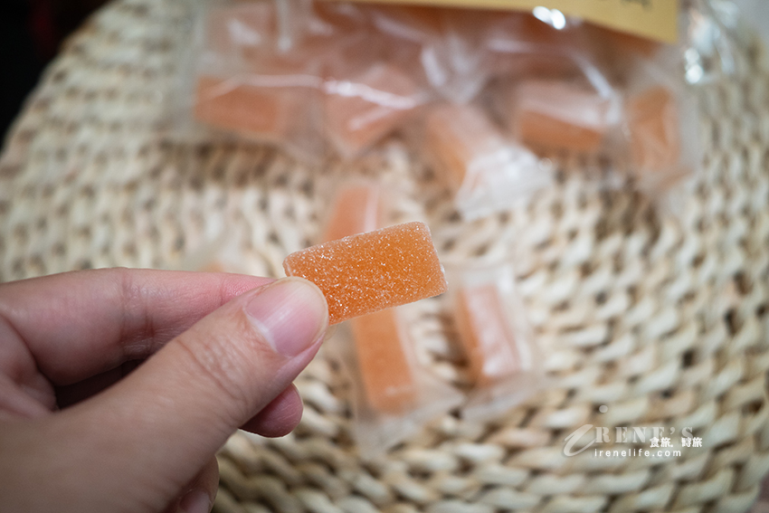 麗水街日式建築伴手禮專賣店，用台灣水果製作成一顆顆精緻的軟糖以及洋菓子，低糖又健康
