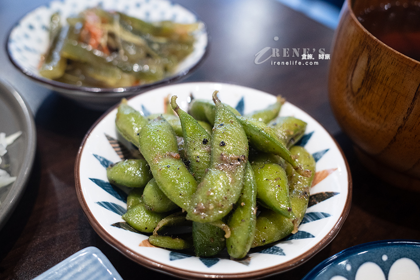 蘆洲隱藏版中式套餐咖啡店,東坡肉、油雞腿、酸菜牛全都吃的到,一個人就開吃 蘆洲隱藏版中式套餐咖啡店,東坡肉、油雞腿、酸菜牛全都吃的到,一個人就開吃