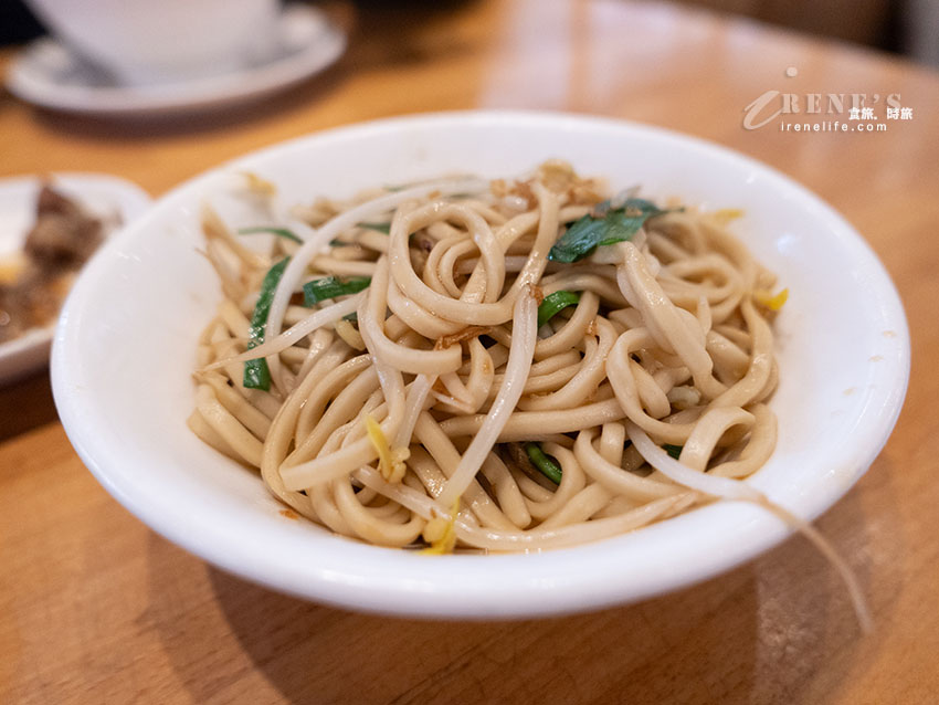 百吃不膩的雙月食品社,挑戰表面張力的雞湯,新品富士吻仔山拌飯很特別 百吃不膩的雙月食品社,挑戰表面張力的雞湯,新品富士吻仔山拌飯很特別
