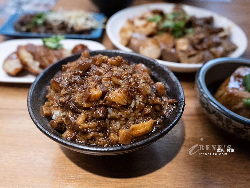 大溪老街排隊文青麵店，滷汁顏色超誘人，紅油抄手搭配獨門辣醬香中帶辣十分過癮