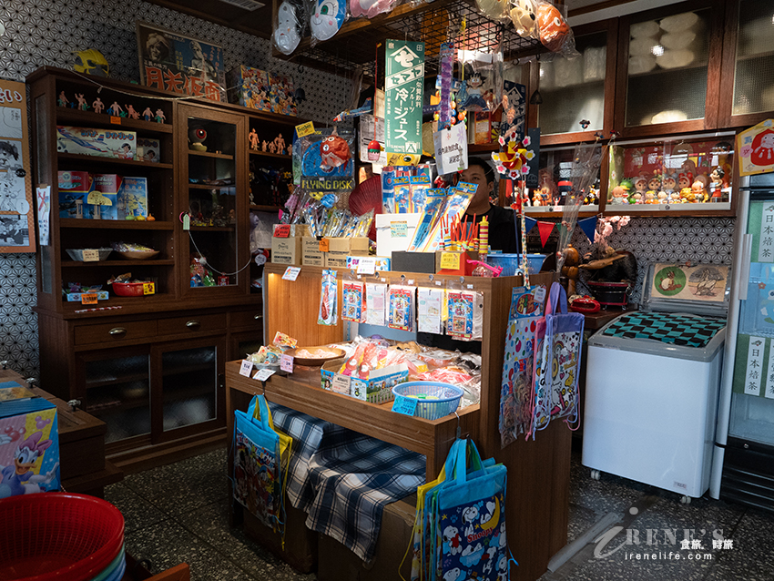 赤峰街上日式糰子茶屋，從日本空運來台的八雲糰子，店內還有復古玩具和糖果