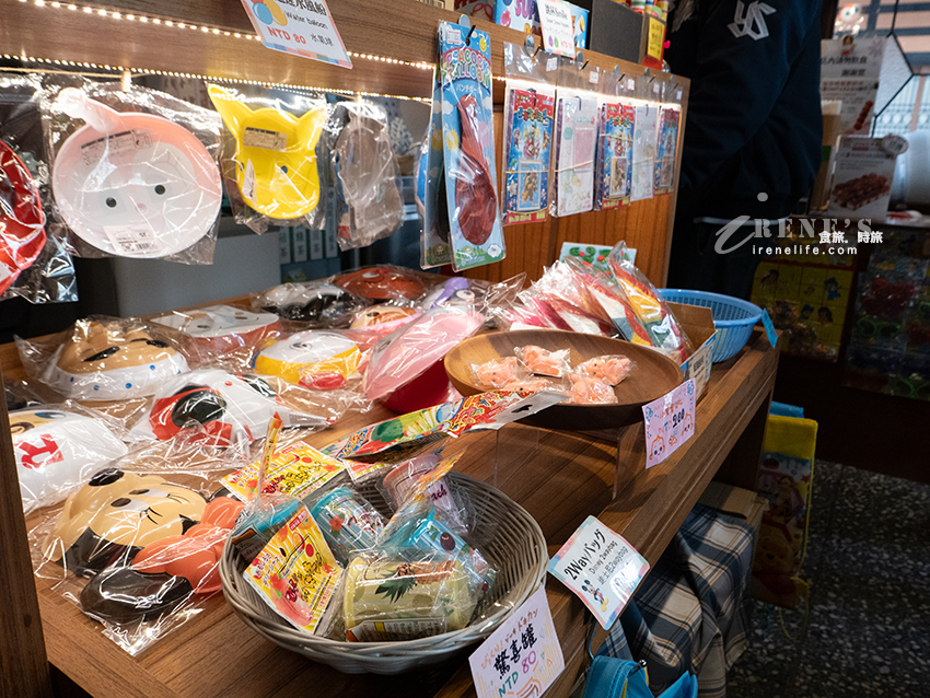 赤峰街上日式糰子茶屋，從日本空運來台的八雲糰子，店內還有復古玩具和糖果