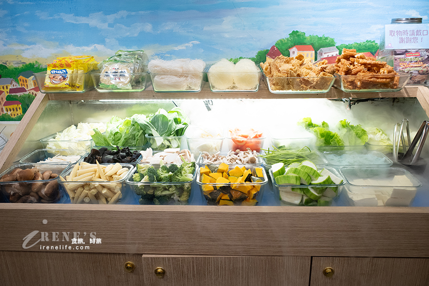 南京東路五段創意蔬食餐廳，義式料理口味獨特，還有素食迴轉火鍋吃到飽