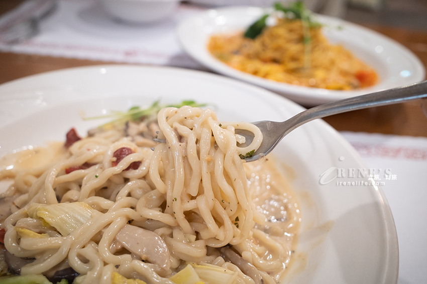 南京東路五段創意蔬食餐廳，義式料理口味獨特，還有素食迴轉火鍋吃到飽
