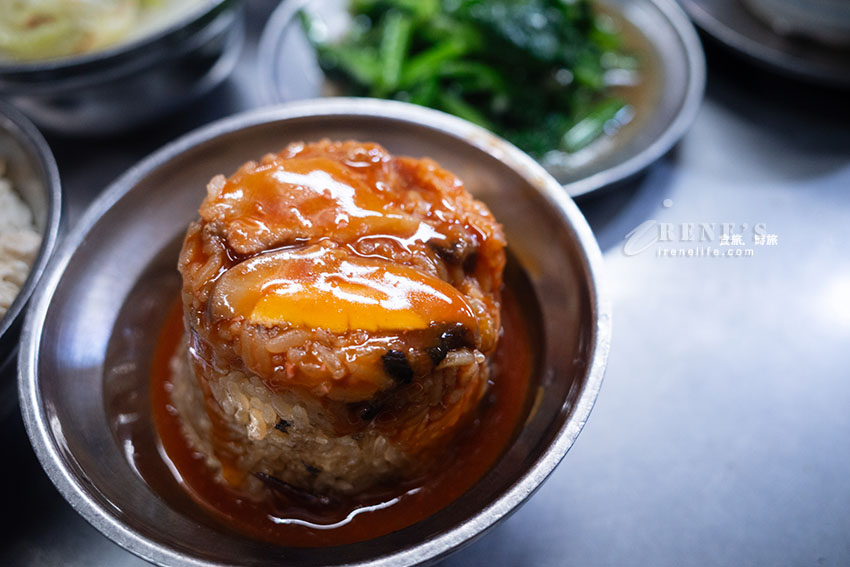 南機場夜市始終大排長龍的人氣小吃，筒仔米糕、滷肉飯、芋頭排骨酥湯都厲害