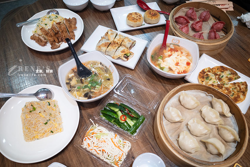 藝文特區傳承三代的麵食館，蒸餃、大餅捲牛肉、餡餅、蔥油餅還有金字塔炒飯