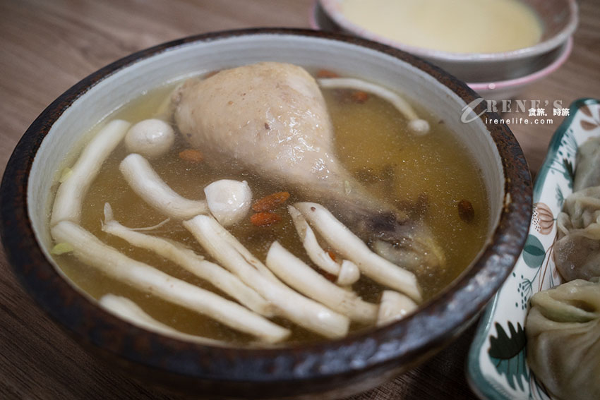 不用到宜蘭,台北也吃的到正常鮮肉小籠包!吃完順便逛饒河街或是五分埔 不用到宜蘭,台北也吃的到正常鮮肉小籠包!吃完順便逛饒河街或是五分埔