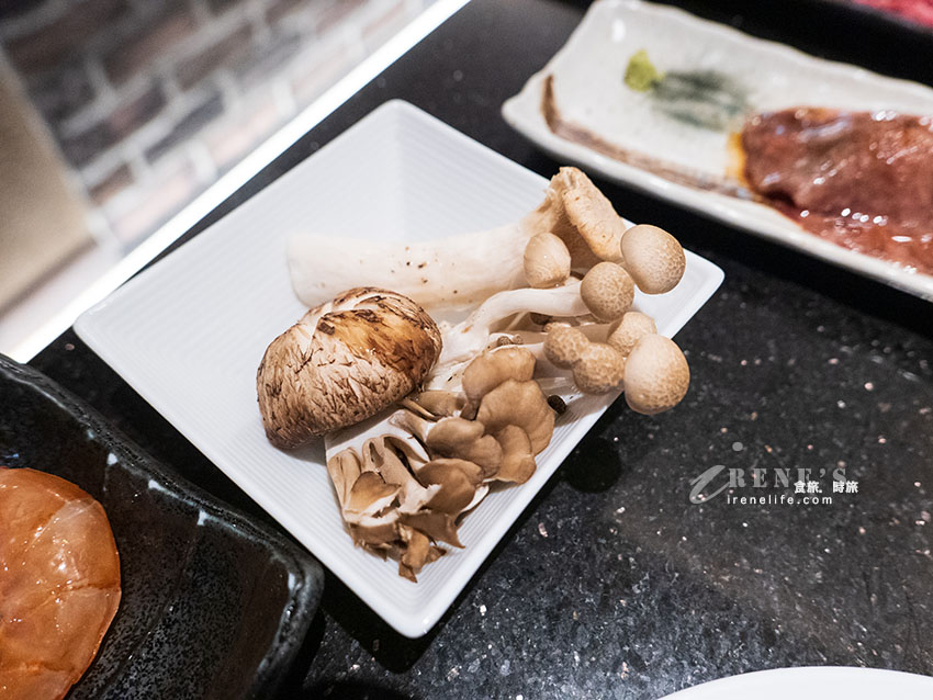 沖繩必吃人氣燒肉,牧場直營的燒肉店,在國際通上就能享用到,套餐6600円起 沖繩必吃人氣燒肉,牧場直營的燒肉店,在國際通上就能享用到,套餐6600円起
