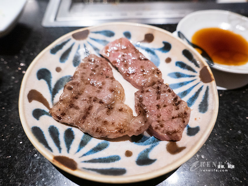 沖繩必吃人氣燒肉，牧場直營的燒肉店，在國際通上就能享用到，套餐6600円起