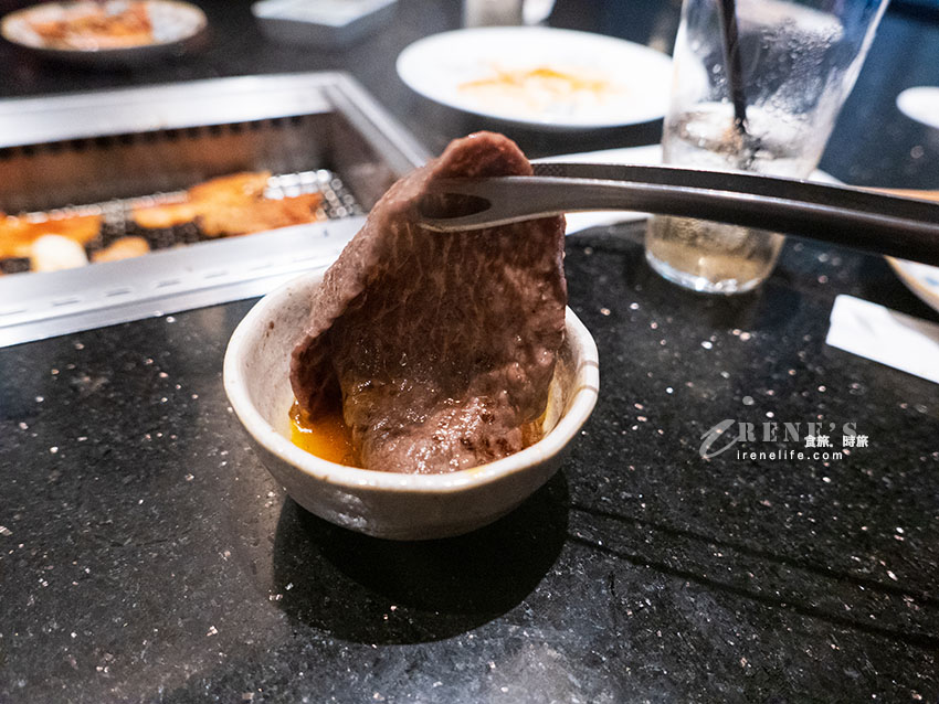 沖繩必吃人氣燒肉,牧場直營的燒肉店,在國際通上就能享用到,套餐6600円起 沖繩必吃人氣燒肉,牧場直營的燒肉店,在國際通上就能享用到,套餐6600円起