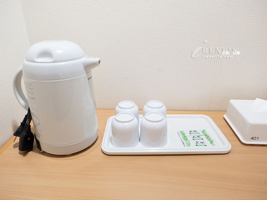 沖繩國際通上平價住宿,牧志站旁一出站就到飯店,樓下就是便利商店,飯店雖舊但乾淨方便 沖繩國際通上平價住宿,牧志站旁一出站就到飯店,樓下就是便利商店,飯店雖舊但乾淨方便