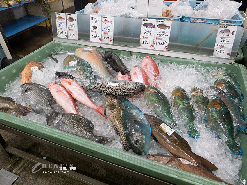 沖繩三大魚市場之一，以漁獲為主的小漁港，焗烤海膽龍蝦、奶油烤魚定食超級棒