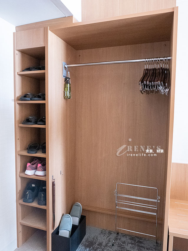 美國村親子住宿推薦|飲料、冰棒免費吃,海景展望浴場超級讚,旁邊就是日落沙灘 美國村親子住宿推薦|飲料、冰棒免費吃,海景展望浴場超級讚,旁邊就是日落沙灘
