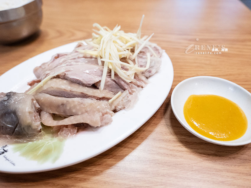 新竹內灣在地人推薦的60年老店，尖峰用餐時段未到就大排長龍，份量十足請謹慎點餐