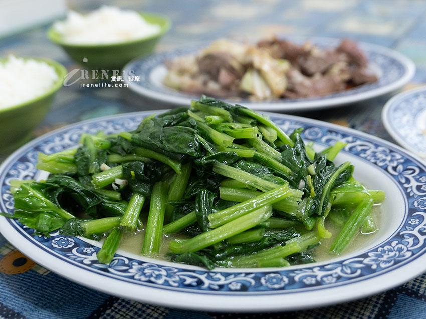 頭城火車站前超便宜的伍佰快炒，四菜一湯只要390元！帶有鍋氣份量足