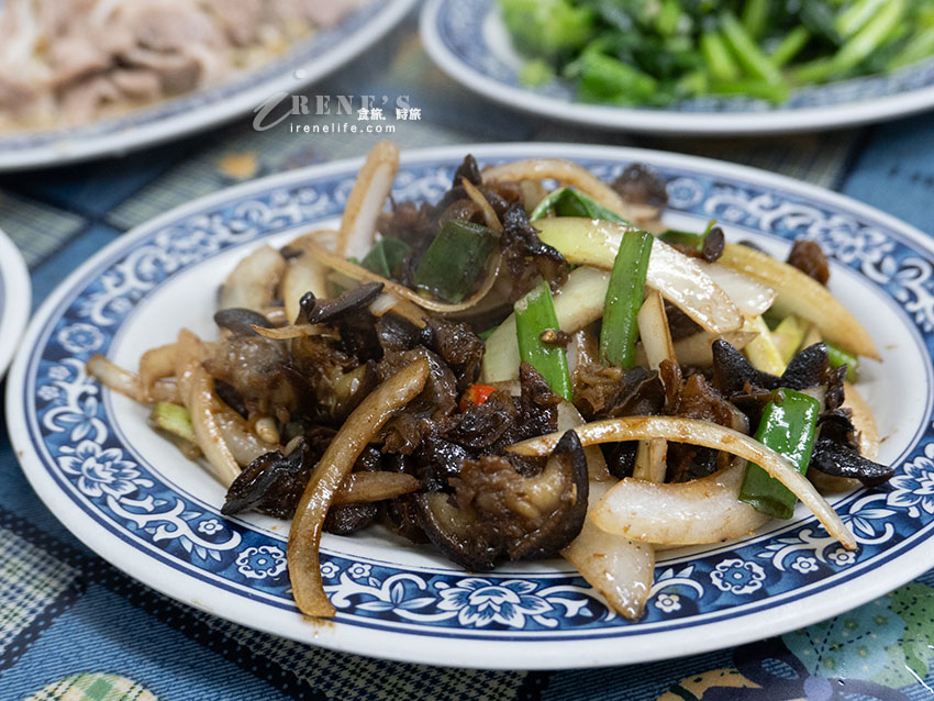頭城火車站前超便宜的伍佰快炒，四菜一湯只要390元！帶有鍋氣份量足