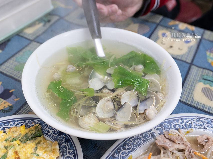 頭城火車站前超便宜的伍佰快炒，四菜一湯只要390元！帶有鍋氣份量足