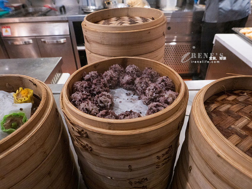 路易莎旗下新品牌，青焰炭火熟成牛排的自助吧比主餐還優秀，路易莎咖啡喝到飽