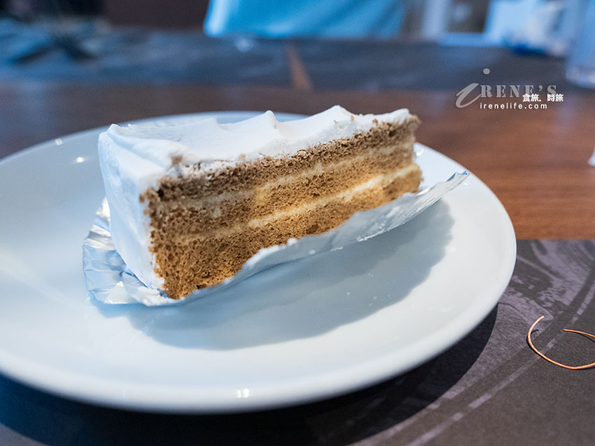 路易莎旗下新品牌，青焰炭火熟成牛排的自助吧比主餐還優秀，路易莎咖啡喝到飽