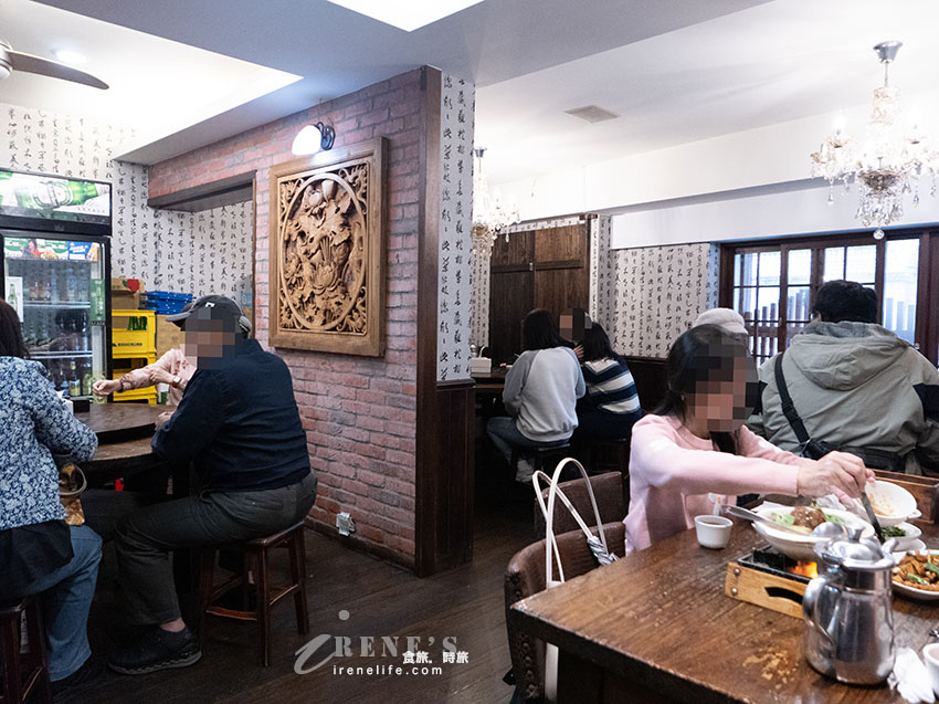 芝山站人氣麵店,從簡單的擔仔麵、魯肉飯到熱炒台菜全都有,適合人多好點菜 芝山站人氣麵店,從簡單的擔仔麵、魯肉飯到熱炒台菜全都有,適合人多好點菜
