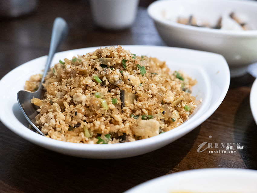芝山站人氣麵店,從簡單的擔仔麵、魯肉飯到熱炒台菜全都有,適合人多好點菜 芝山站人氣麵店,從簡單的擔仔麵、魯肉飯到熱炒台菜全都有,適合人多好點菜