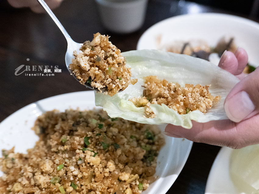 芝山站人氣麵店,從簡單的擔仔麵、魯肉飯到熱炒台菜全都有,適合人多好點菜 芝山站人氣麵店,從簡單的擔仔麵、魯肉飯到熱炒台菜全都有,適合人多好點菜