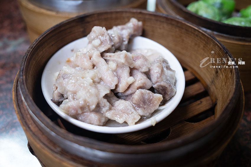 一週只賣兩天的超平價港式點心,一籠只要50元的港點大家拼命點,粥類也頗大碗好吃 一週只賣兩天的超平價港式點心,一籠只要50元的港點大家拼命點,粥類也頗大碗好吃