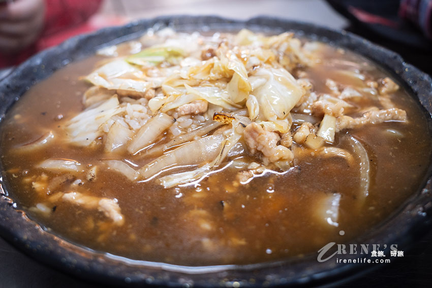 江寧路華江市場華江兄弟鱔魚麵，南部口味、鑊氣足，還有炒花枝麵和蔥爆豬肉燴飯