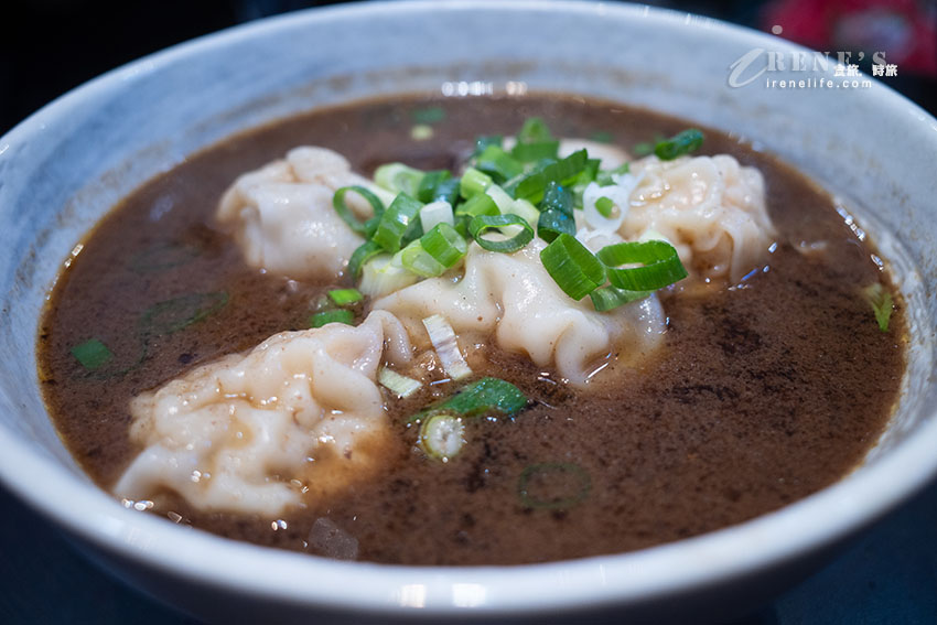關渡美食,雙醬麵、炸醬麵都好吃,餛飩配牛肉雙重奏,吃的到整隻蝦的水餃一顆只要6塊錢 關渡美食,雙醬麵、炸醬麵都好吃,餛飩配牛肉雙重奏,吃的到整隻蝦的水餃一顆只要6塊錢