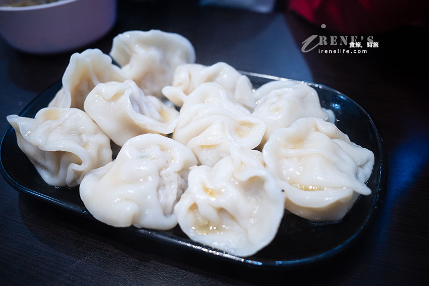 關渡美食,雙醬麵、炸醬麵都好吃,餛飩配牛肉雙重奏,吃的到整隻蝦的水餃一顆只要6塊錢 關渡美食,雙醬麵、炸醬麵都好吃,餛飩配牛肉雙重奏,吃的到整隻蝦的水餃一顆只要6塊錢