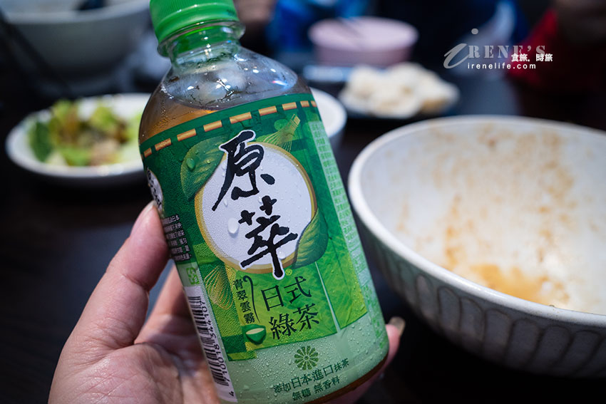 關渡美食，雙醬麵、炸醬麵都好吃，餛飩配牛肉雙重奏，吃的到整隻蝦的水餃一顆只要6塊錢