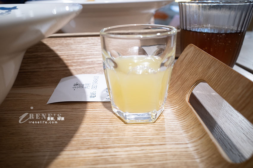 捷運台北橋站美食|一個人就能吃的酸菜魚,白飯、飲料無限供應,酸菜魚中還加入鹽滷豆花 捷運台北橋站美食|一個人就能吃的酸菜魚,白飯、飲料無限供應,酸菜魚中還加入鹽滷豆花
