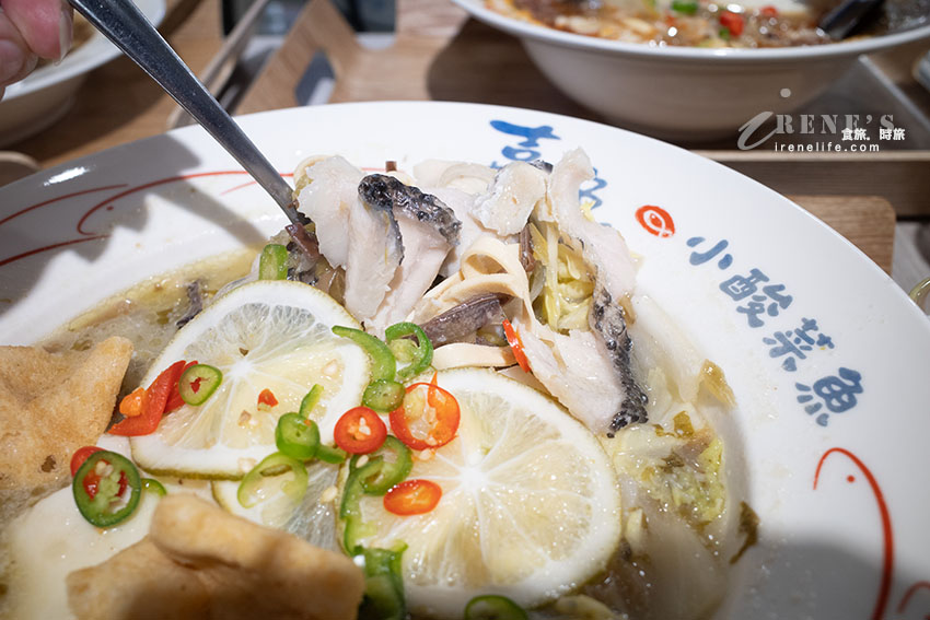捷運台北橋站美食|一個人就能吃的酸菜魚,白飯、飲料無限供應,酸菜魚中還加入鹽滷豆花 捷運台北橋站美食|一個人就能吃的酸菜魚,白飯、飲料無限供應,酸菜魚中還加入鹽滷豆花