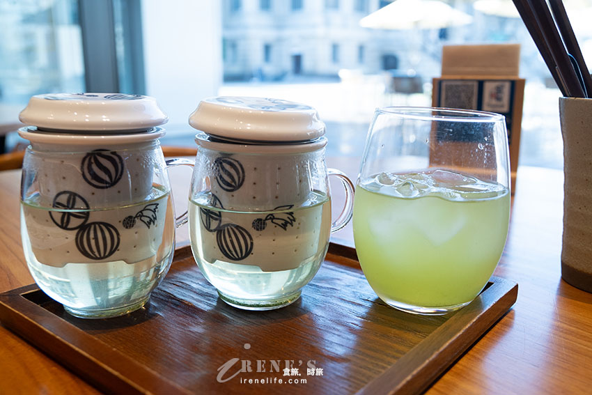 築地場外市場旁的18品日式早餐,白粥熱湯配16碟小菜,多為築地特色美食,想吃先訂位 築地場外市場旁的18品日式早餐,白粥熱湯配16碟小菜,多為築地特色美食,想吃先訂位