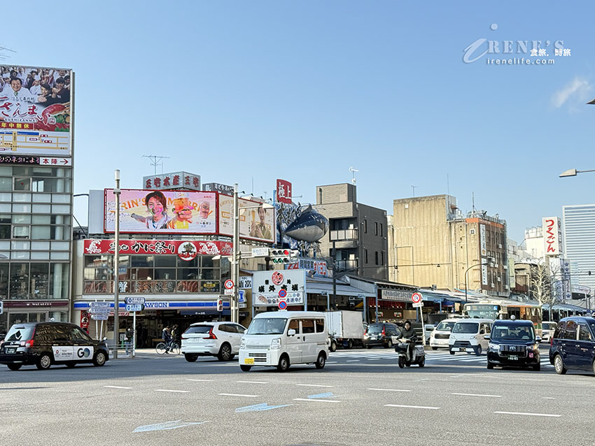 築地場外市場旁的18品日式早餐，白粥熱湯配16碟小菜，多為築地特色美食，想吃先訂位